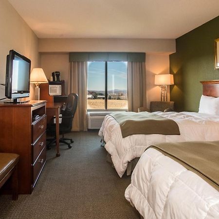 Round Hill Inn Orange Екстериор снимка